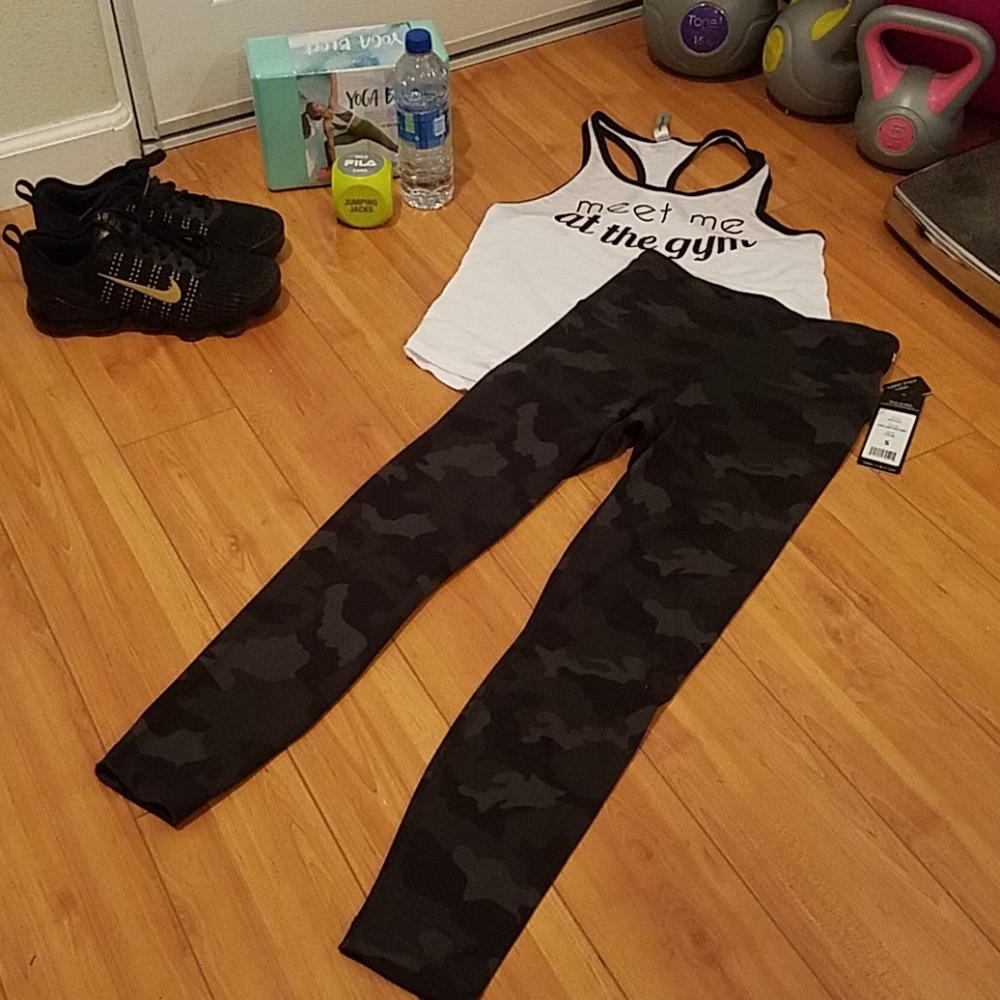 2 piece lorna jane tank yogalisciuos legging